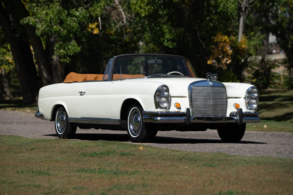1963 MERCEDES-BENZ 220SE