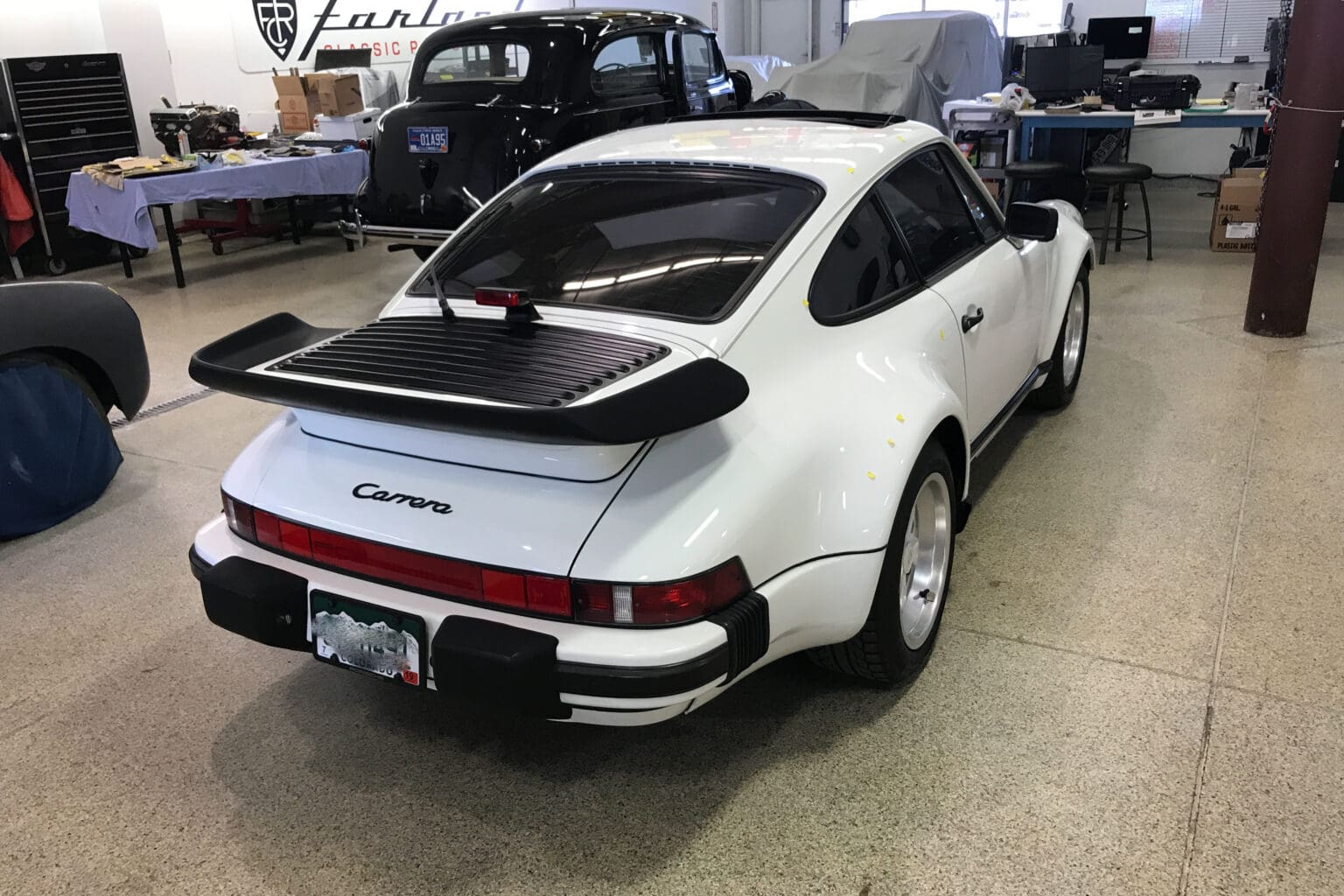 1987-Porsche-911-Carrera-White